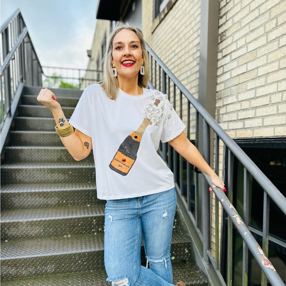 Popping Champagne - Queen Of Sparkles